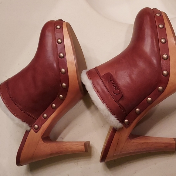 Coach-Georgia waxy leather mules.  Whiskey with soft lining and wood heel.  7. - Picture 4 of 15